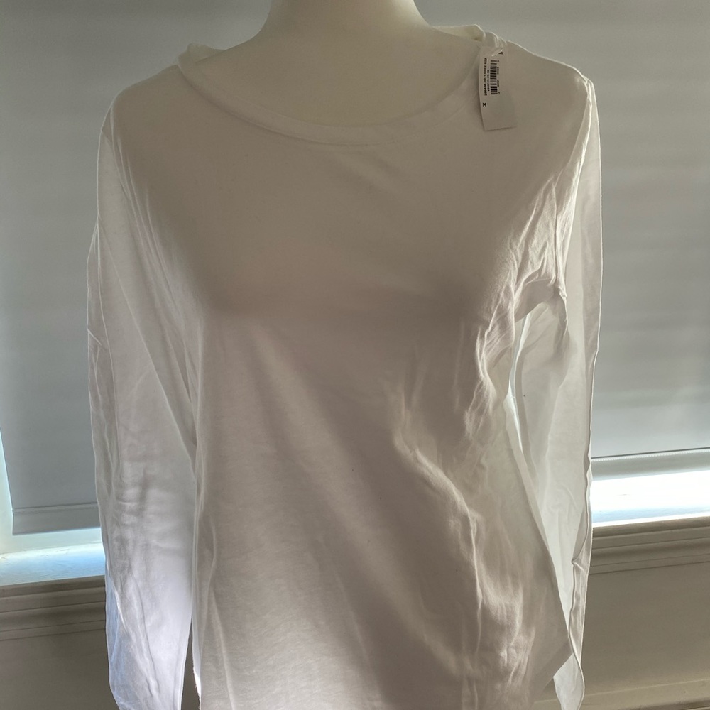 NWT WOMENS SIZE MEDIUM PLAIN WHITE LONG SLEEVE
